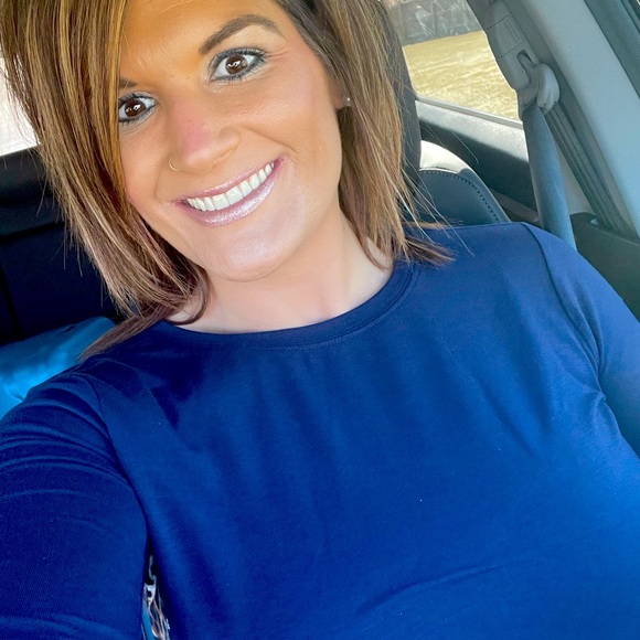 Meet your Posher, Savannah - Picture 3 of 5